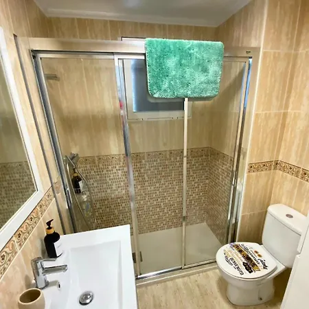Cozy Poniente 5 Min From The شقة بينايدورم