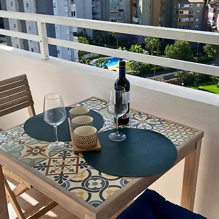 Cozy Poniente 5 Min From The شقة بينايدورم